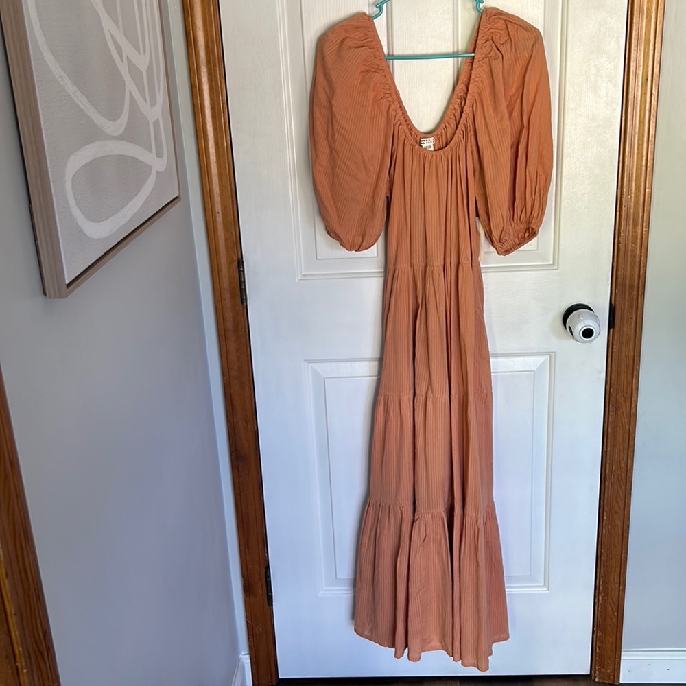 Orange Billabong maxi dress with puffy sleeves. Size medium